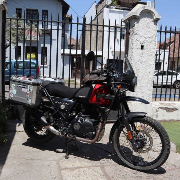 Royal Enfield Himalayan 411 2022 - Image 2